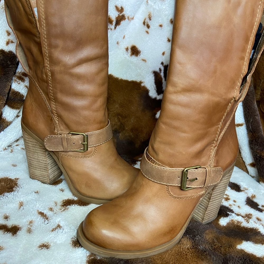 Riding boots
